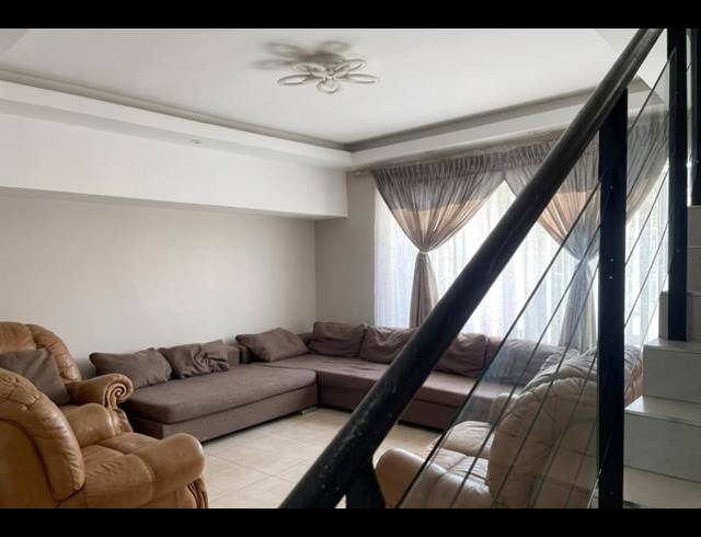 4 BEDROOM APARTMENT FOR SALE IN HALFWAY GARDENS